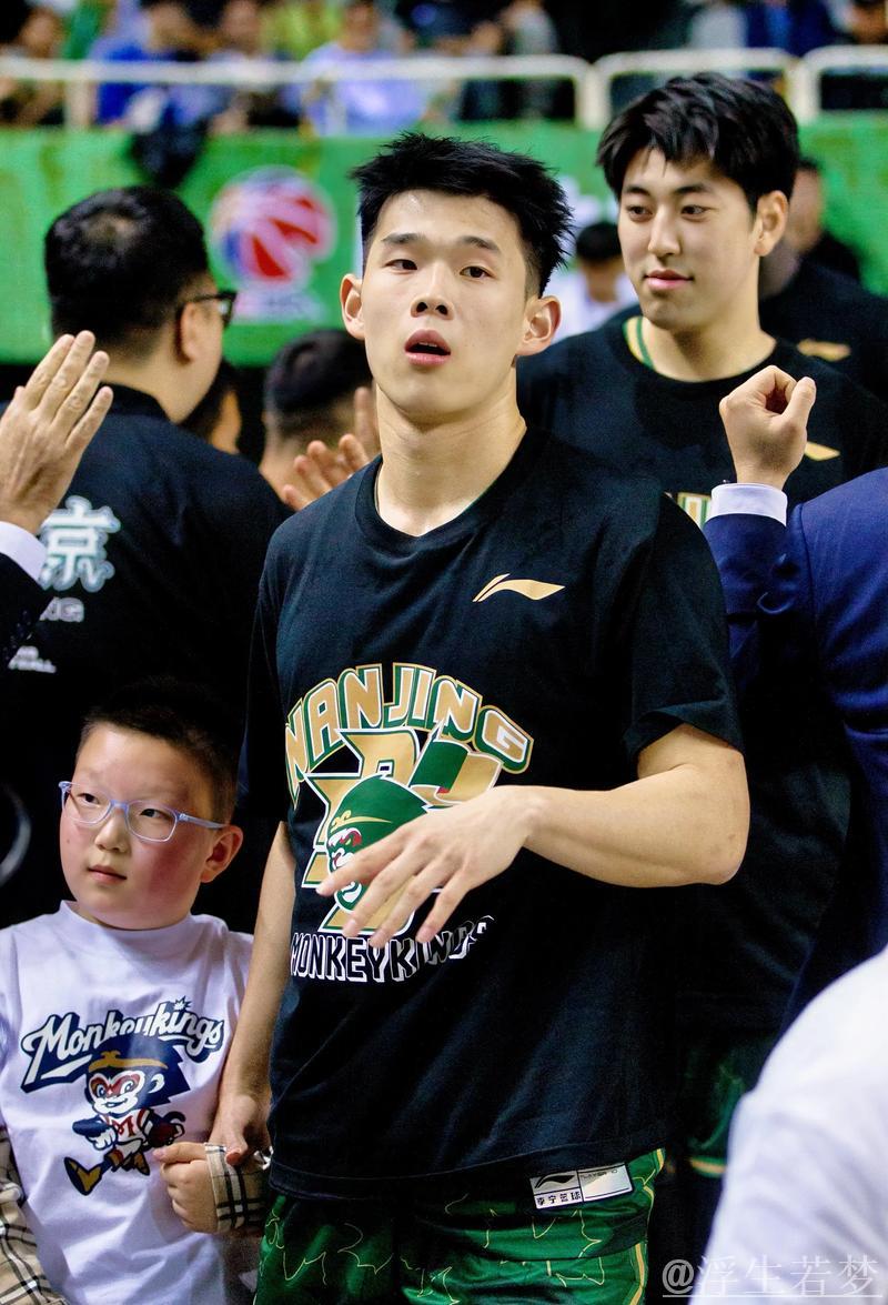 林葳狂砍36分创赛季新高 南京逆转击败四川